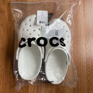 NWT Crocs Classic Unisex Clogs - WHITE
